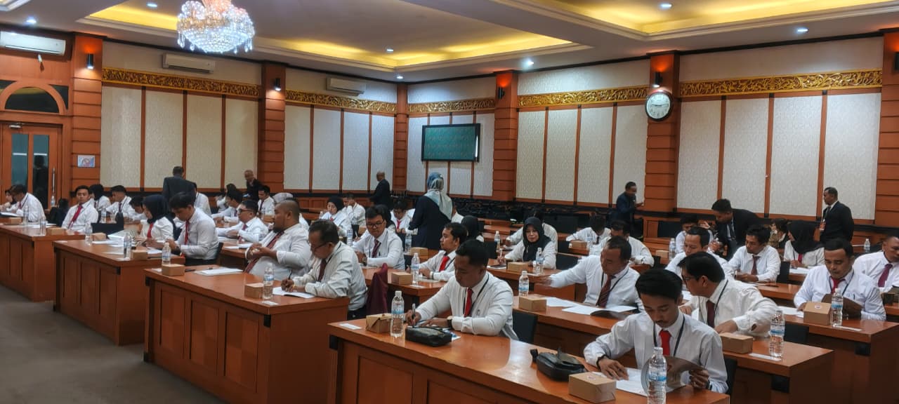 Peserta ujian calon Advokat di Universitas Batanghari Jambi.