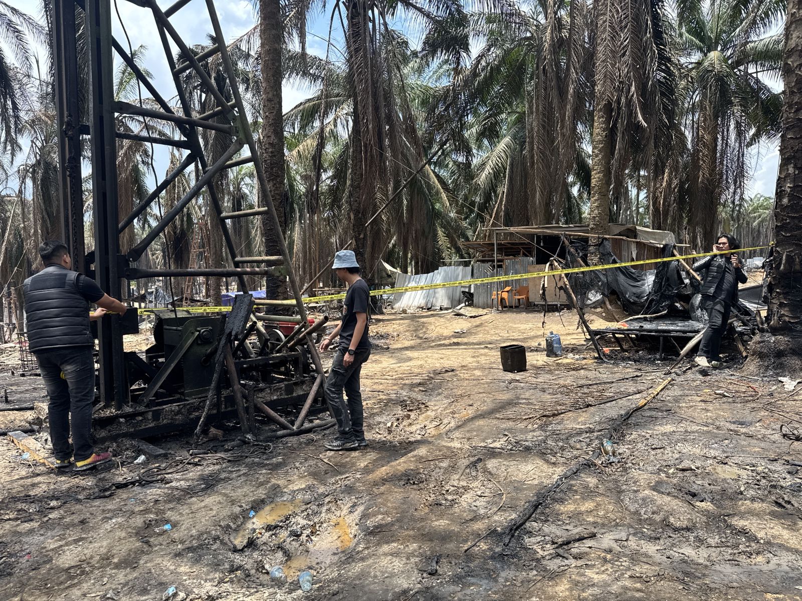 11 Titik Hangus Dalam Insiden Kebakaran Areal Sumur Minyak Ilegal Hindoli Muba, Polda Sumsel Kantongi Nama 4 Orang Pemilik Sumur
